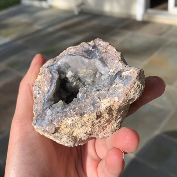 Thunder Egg Quartz Geode - Picture 7 of 9